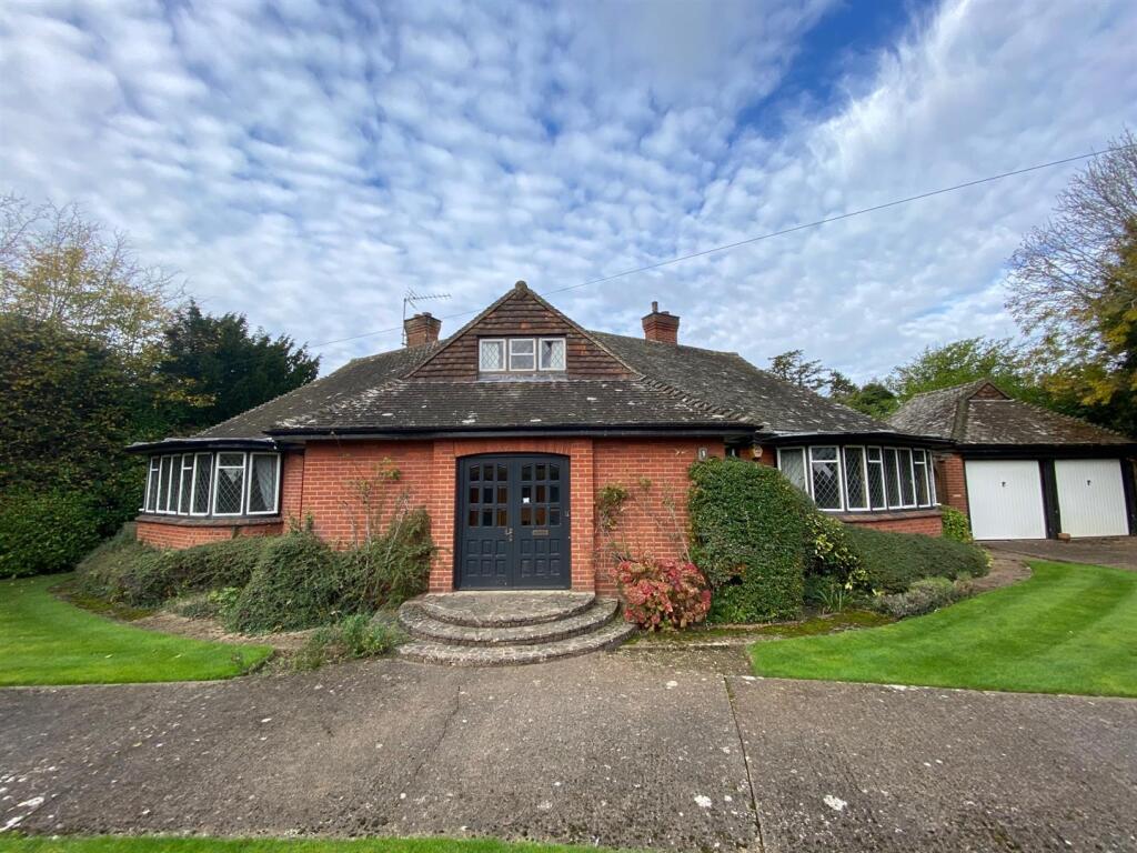 3 bed Bungalow for rent in West Horsley. From Wills & Smerdon