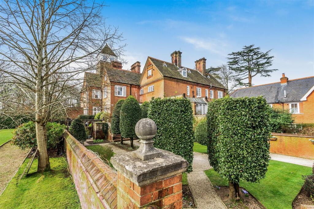 1 bed Apartment for rent in Dorking. From Wills & Smerdon