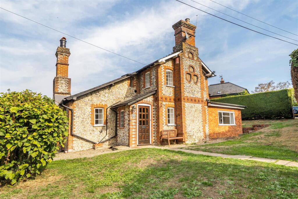 2 bed Cottage for rent in West Horsley. From Wills & Smerdon 2 bed Cottage for rent in West Horsley. From Wills & Smerdon