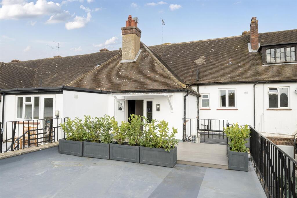 2 bed Apartment for rent in West Horsley. From Wills & Smerdon