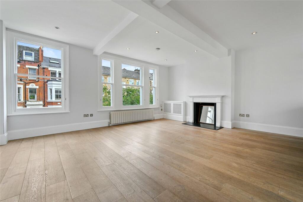 3 bed Apartment for rent in London. From Winkworth - Fulham