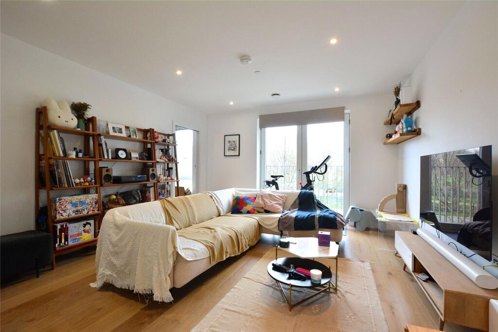 3 bed Apartment for rent in London. From Winkworth - Greenwich
