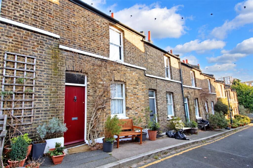2 bed Mid Terraced House for rent in London. From Winkworth - Greenwich