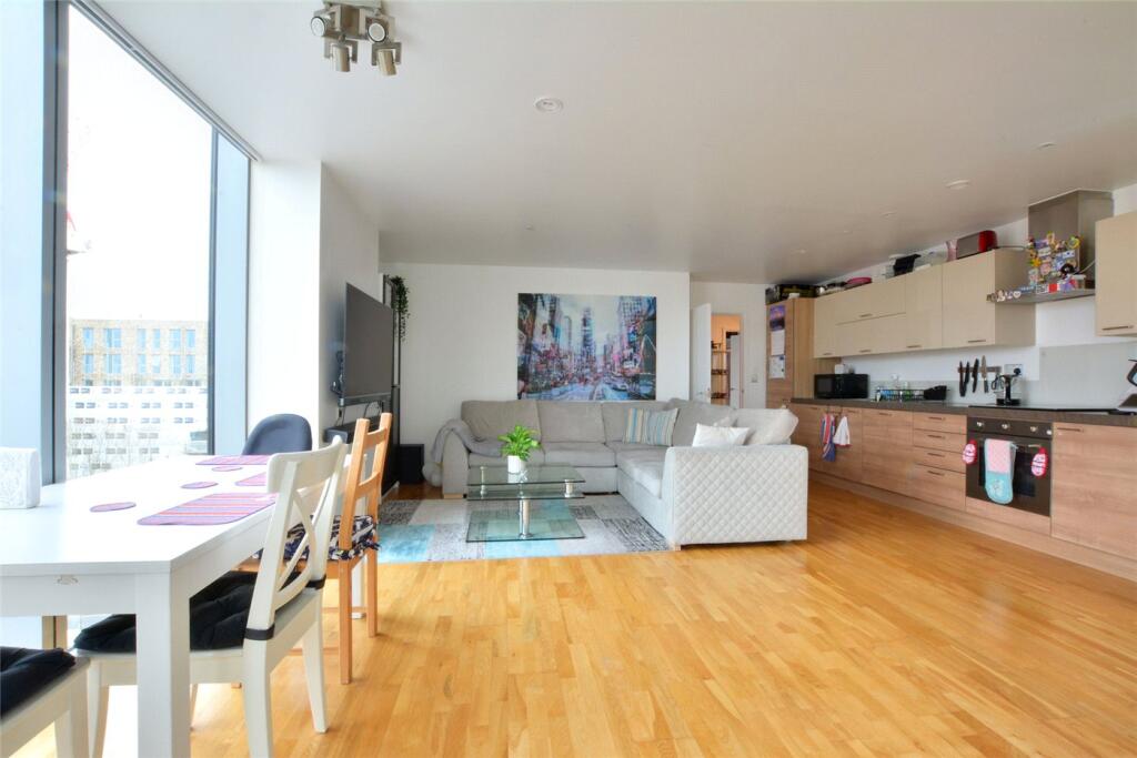 3 bed Apartment for rent in London. From Winkworth - Greenwich