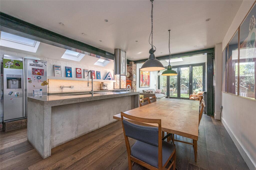 5 bed Mid Terraced House for rent in London. From Winkworth - Kensal Rise & Queen's Park