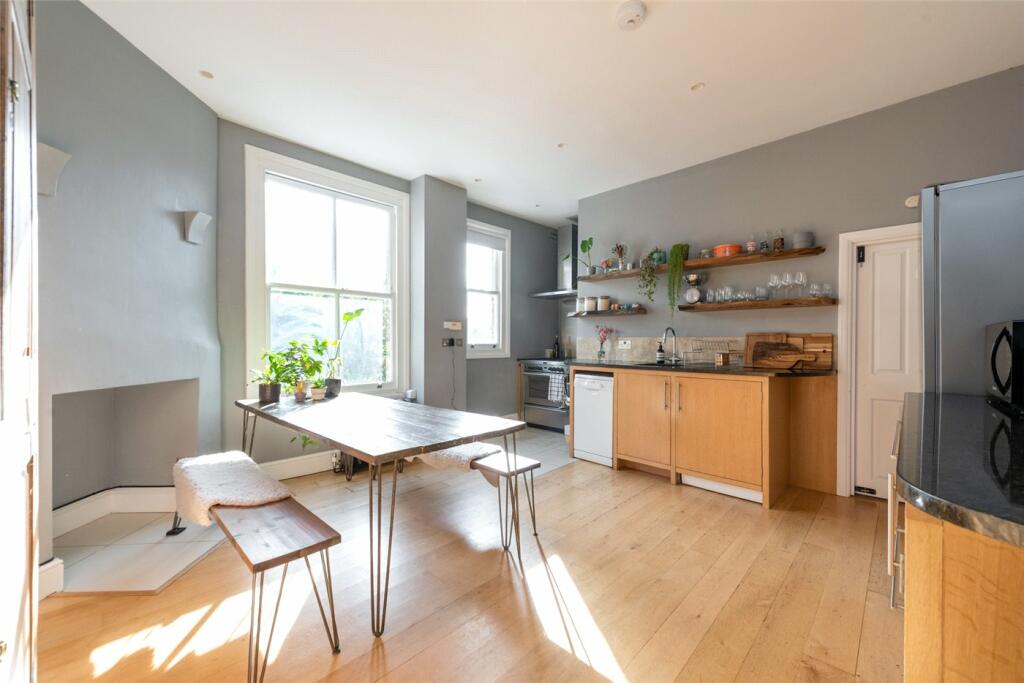 3 bed Apartment for rent in London. From Winkworth - Kensal Rise & Queen's Park