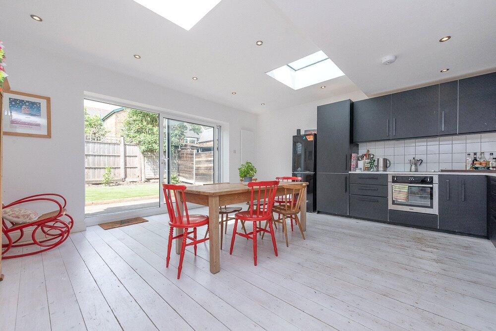 3 bed Apartment for rent in London. From Winkworth - Kensal Rise & Queen's Park