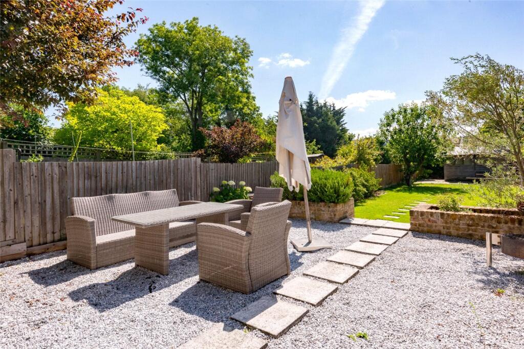 2 bed Apartment for rent in Willesden. From Winkworth - Kensal Rise & Queen's Park