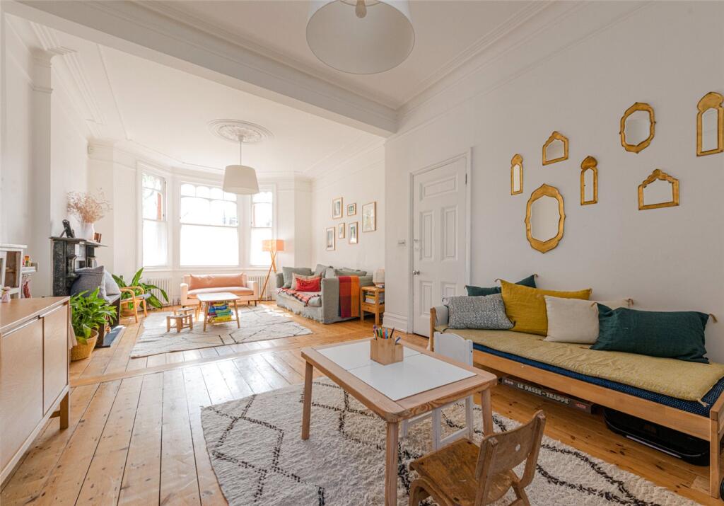 4 bed Semi Detached for rent in London. From Winkworth - Kensal Rise & Queen's Park