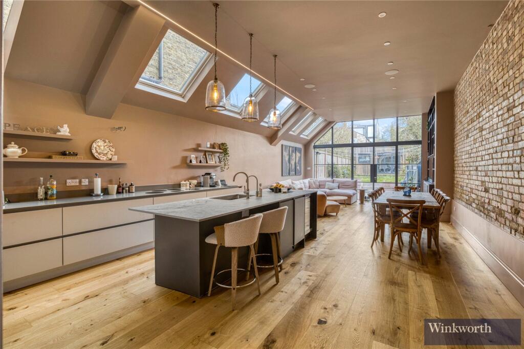 5 bed Mid Terraced House for rent in London. From Winkworth - Kensal Rise & Queen's Park 5 bed Mid Terraced House for rent in London. From Winkworth - Kensal Rise & Queen's Park
