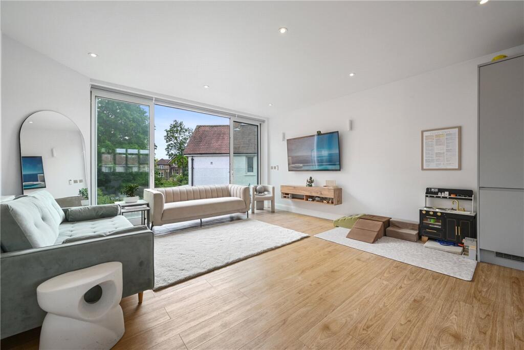 3 bed Apartment for rent in Willesden. From Winkworth - Kensal Rise & Queen's Park 3 bed Apartment for rent in Willesden. From Winkworth - Kensal Rise & Queen's Park