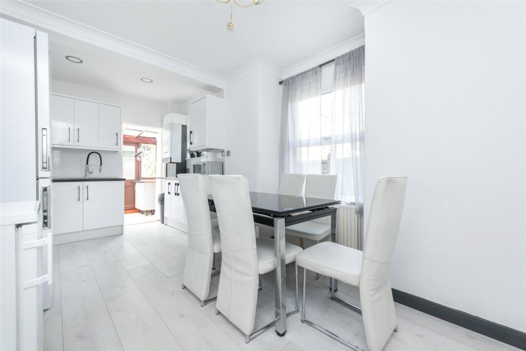 3 bed Mid Terraced House for rent in Willesden. From Winkworth - Kensal Rise & Queen's Park