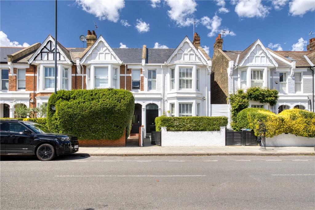 3 bed End of Terrace for rent in Willesden. From Winkworth - Kensal Rise & Queen's Park