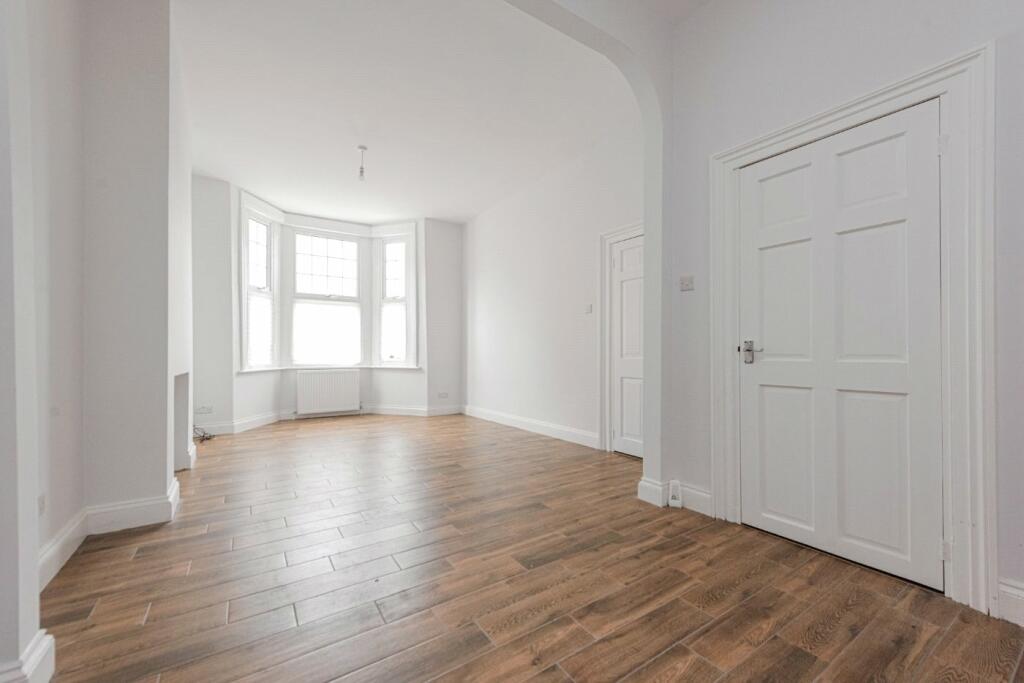 5 bed Mid Terraced House for rent in Willesden. From Winkworth - Kensal Rise & Queen's Park