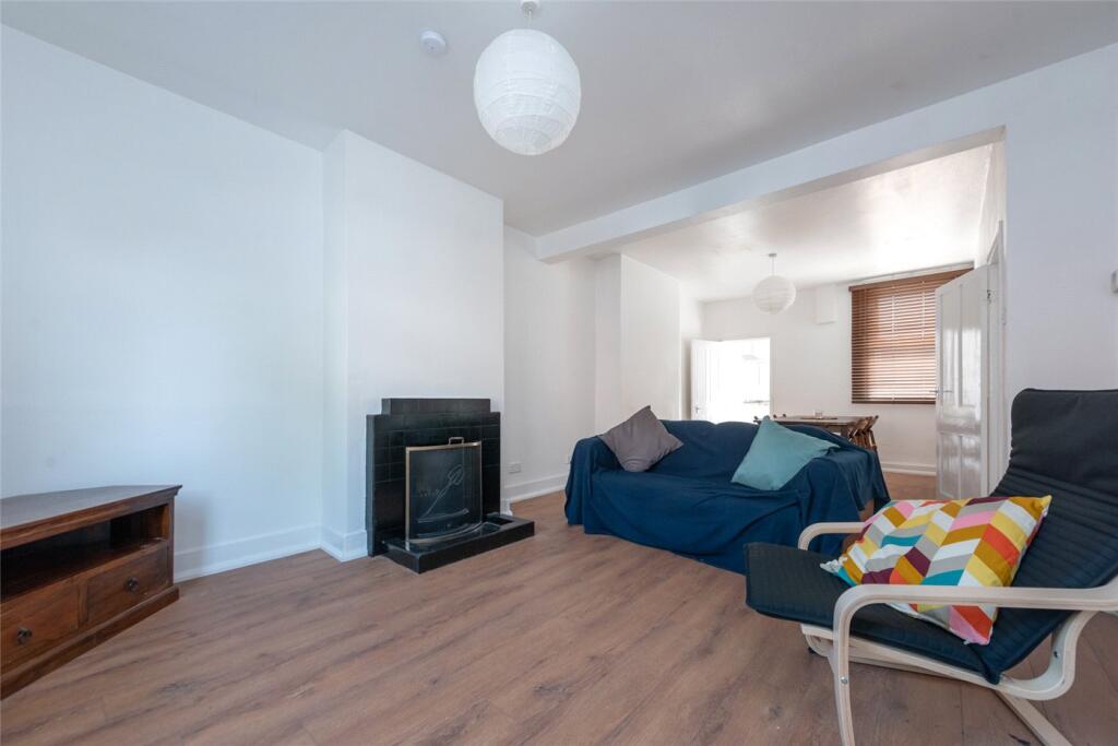 3 bed Mid Terraced House for rent in Willesden. From Winkworth - Kensal Rise & Queen's Park 3 bed Mid Terraced House for rent in Willesden. From Winkworth - Kensal Rise & Queen's Park