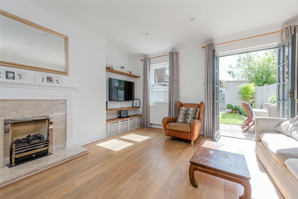 3 bed Mid Terraced House for rent in Willesden. From Winkworth - Kensal Rise & Queen's Park