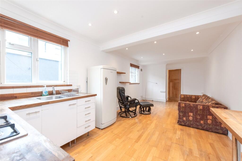 2 bed Apartment for rent in Willesden. From Winkworth - Kensal Rise & Queen's Park