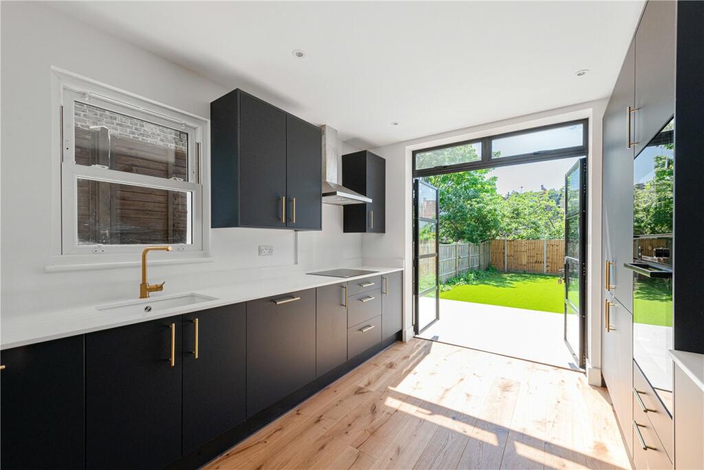 3 bed Mid Terraced House for rent in London. From Winkworth - Kensal Rise & Queen's Park