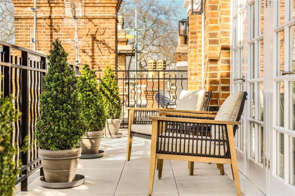 3 bed Penthouse for rent in London. From Winkworth - Knightsbridge