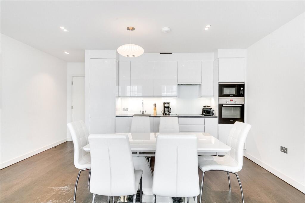 3 bed Apartment for rent in London. From Winkworth - Knightsbridge