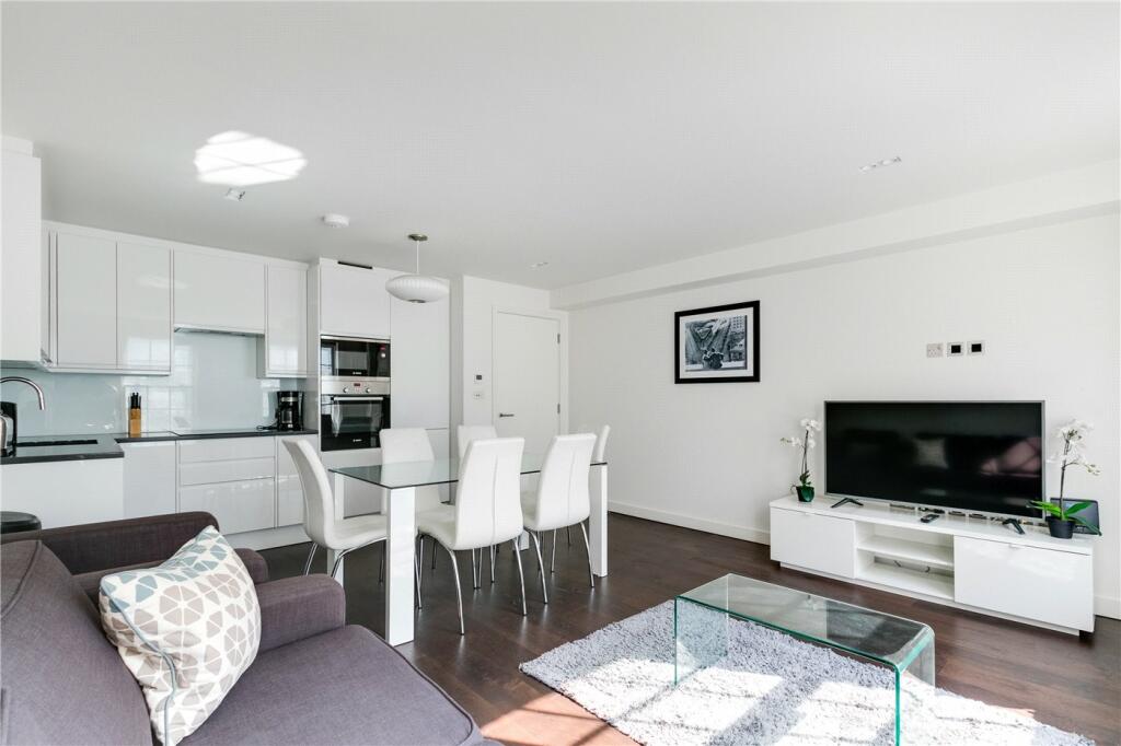 3 bed Apartment for rent in London. From Winkworth - Knightsbridge