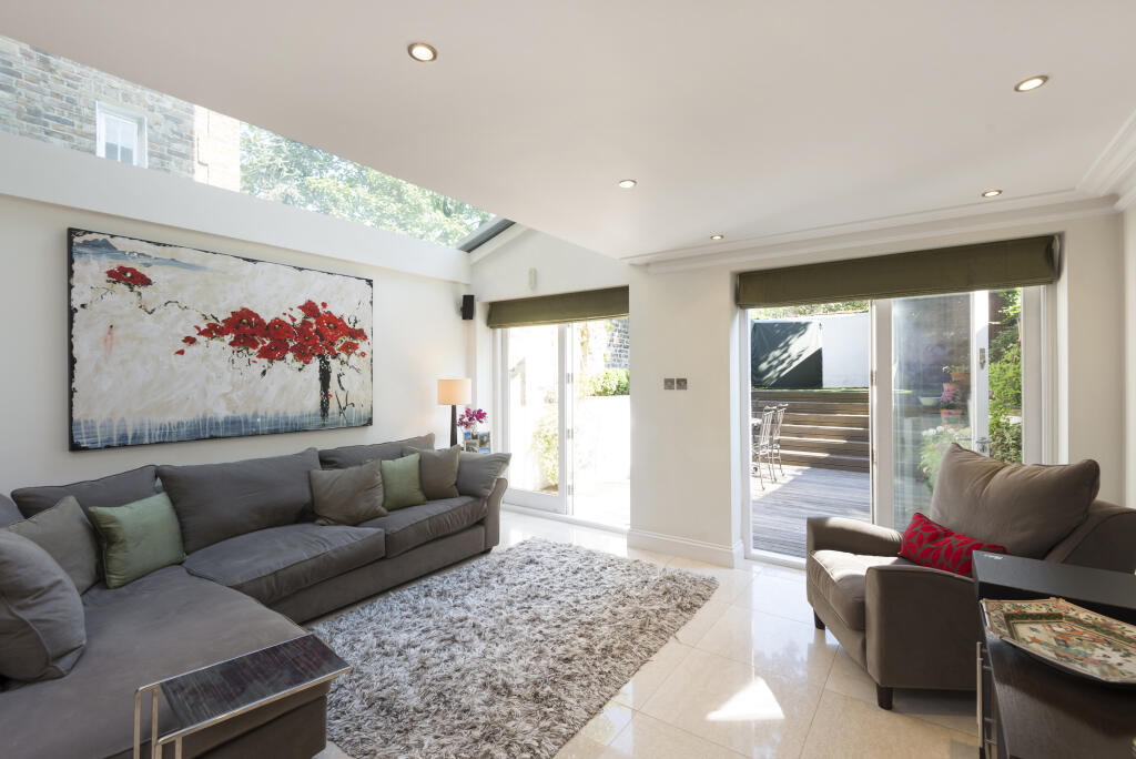 4 bed Mid Terraced House for rent in London. From Winkworth - St Johns Wood