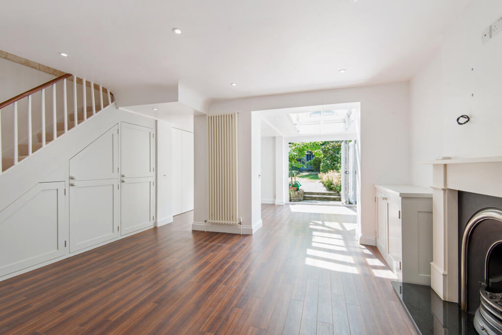 3 bed Semi Detached for rent in Paddington. From Winkworth - St Johns Wood