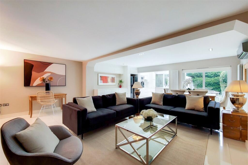 4 bed Mid Terraced House for rent in Hampstead. From Winkworth - St Johns Wood