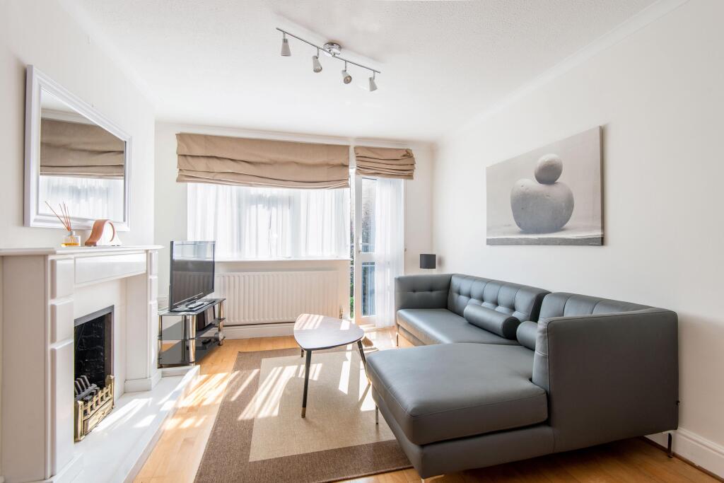 3 bed Apartment for rent in London. From Winkworth - St Johns Wood