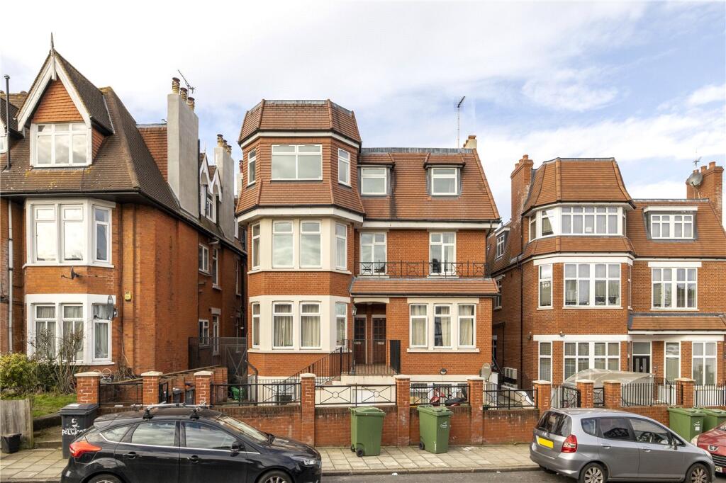 3 bed Apartment for rent in London. From Winkworth - Streatham