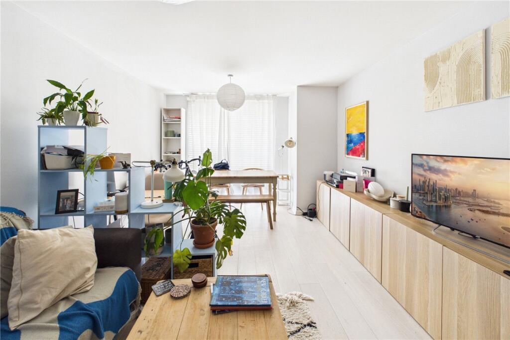 1 bed Apartment for rent in Clapham. From Winkworth - Streatham