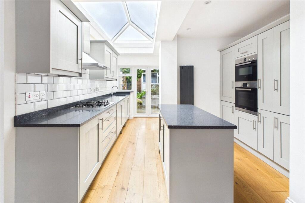 2 bed Mid Terraced House for rent in Streatham. From Winkworth - Streatham