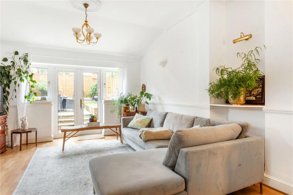 2 bed Apartment for rent in London. From Winkworth - Streatham