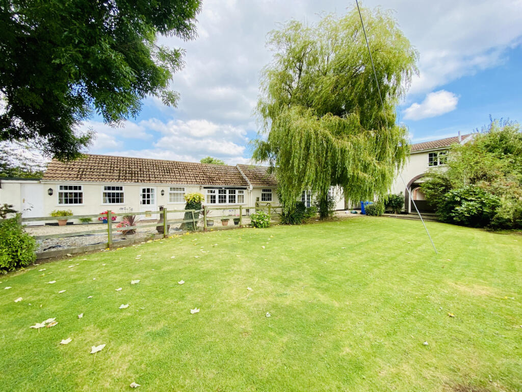 4 bed Detached for rent in Skipsea. From Dee Atkinson & Harrison - Driffield