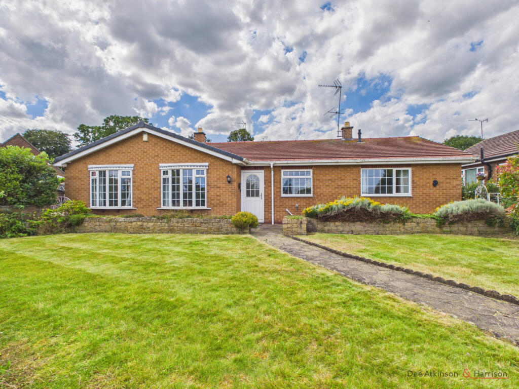 3 bed Bungalow for rent in Brandesburton. From Dee Atkinson & Harrison - Driffield