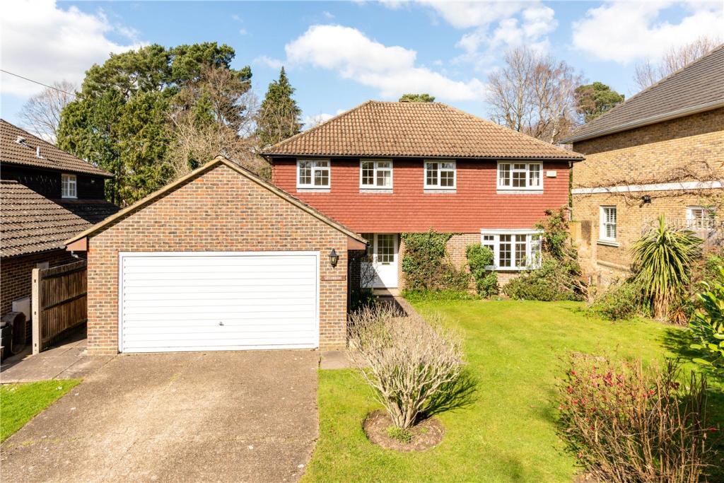 4 bed Detached House for rent in Pachesham Park. From Winkworth - Weybridge