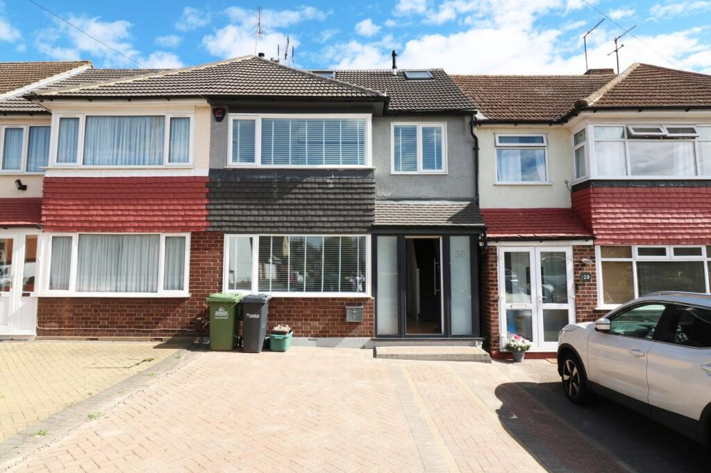 4 bed Mid Terraced House for rent in Goff's Oak. From Woodhouse - Cheshunt