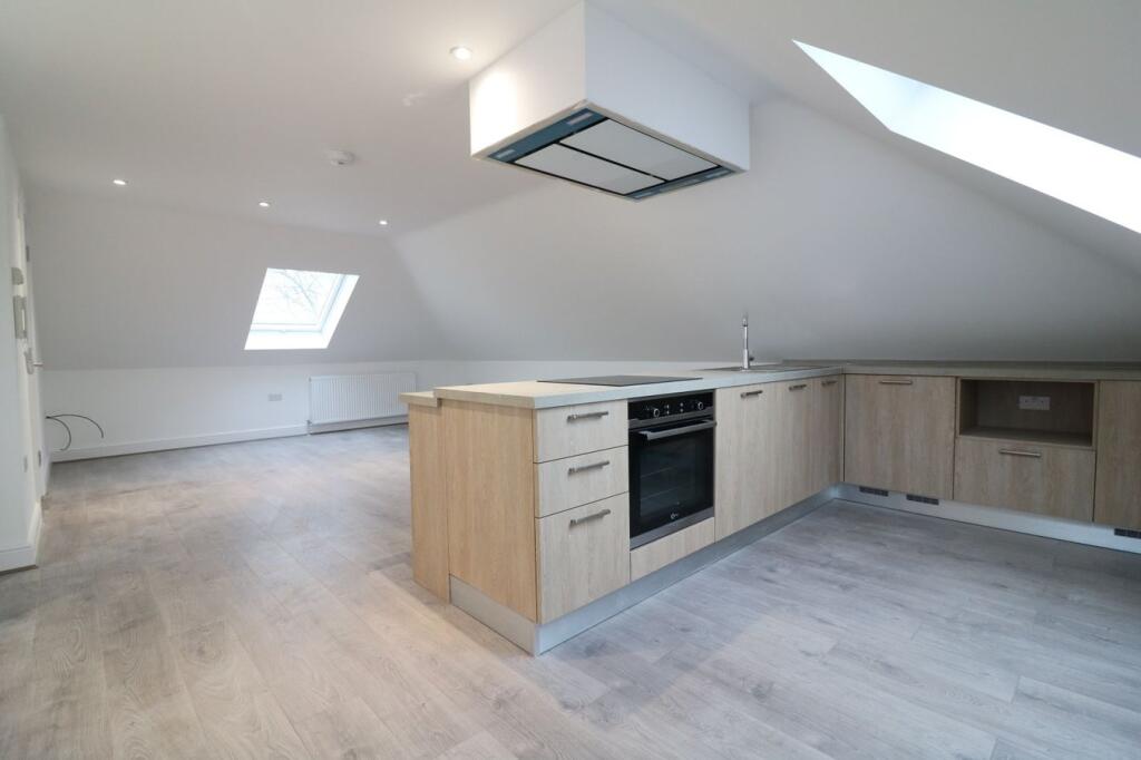 4 bed Apartment for rent in Waltham Cross. From Woodhouse - Cheshunt 4 bed Apartment for rent in Waltham Cross. From Woodhouse - Cheshunt