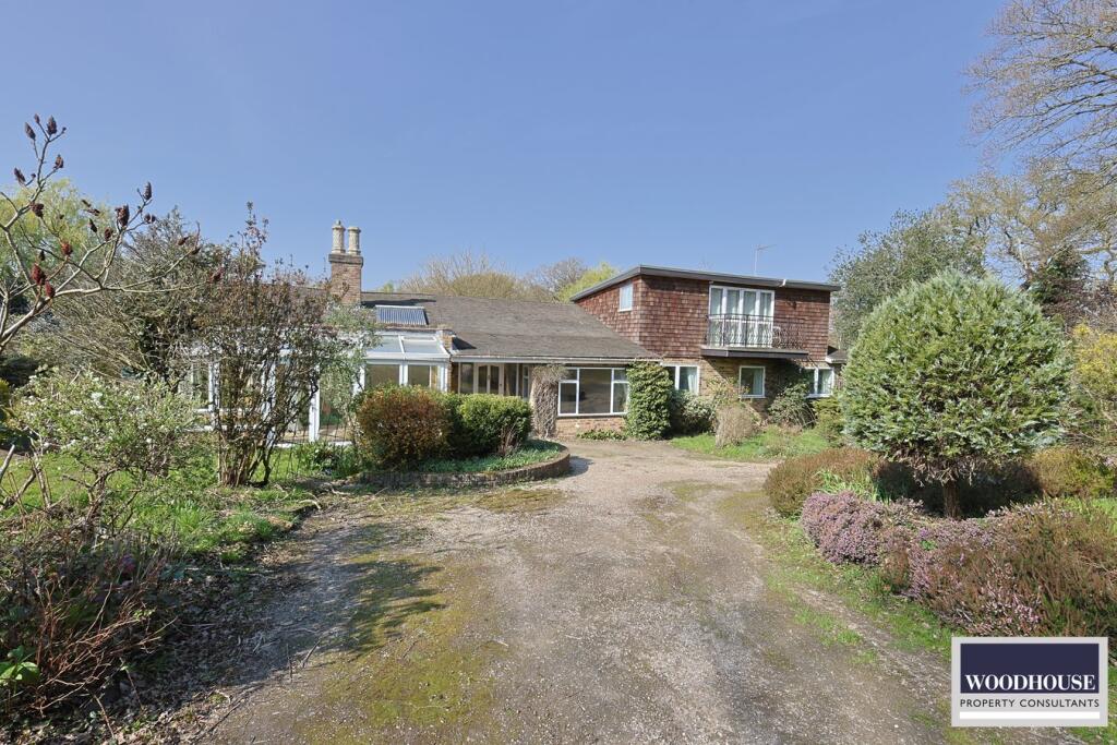 4 bed Detached bungalow for rent in Crews Hill. From Woodhouse - Cheshunt