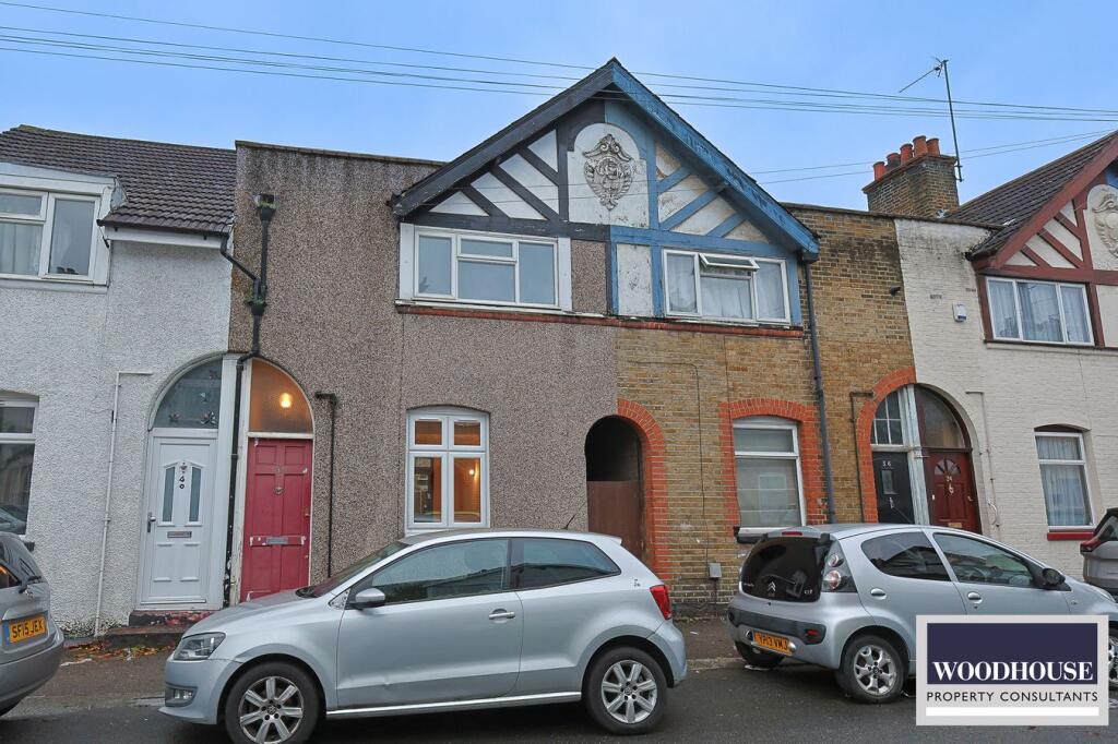 3 bed Mid Terraced House for rent in Waltham Cross. From Woodhouse - Cheshunt
