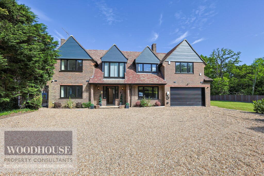 5 bed Detached for rent in Hadley Wood. From Woodhouse - Cheshunt 5 bed Detached for rent in Hadley Wood. From Woodhouse - Cheshunt