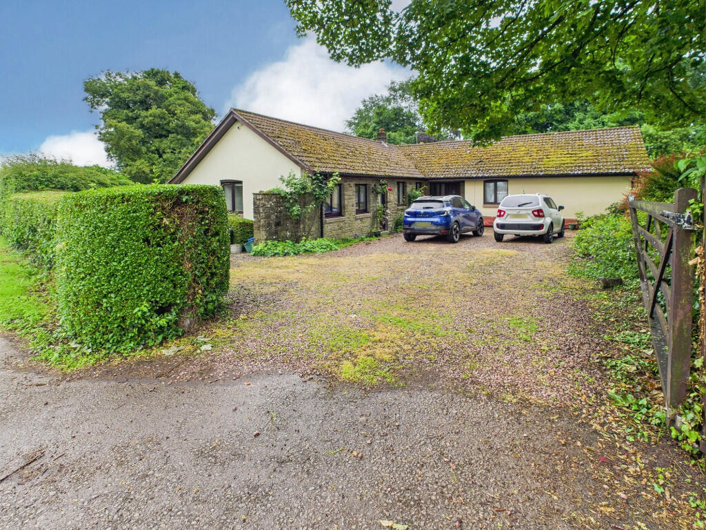 1 bed Bungalow for rent in Llanfrechfa. From Digby Turner & Co - Usk