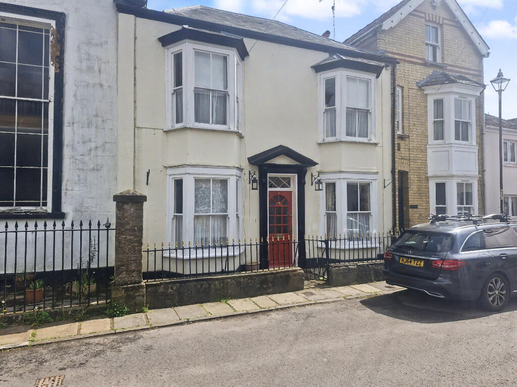 3 bed Town House for rent in Usk. From Digby Turner & Co - Usk 3 bed Town House for rent in Usk. From Digby Turner & Co - Usk