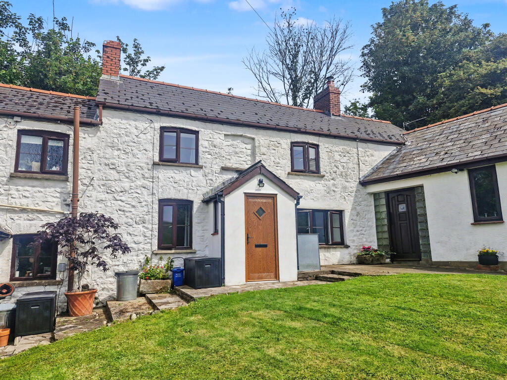 2 bed Cottage for rent in Gwehelog Common. From Digby Turner & Co - Usk