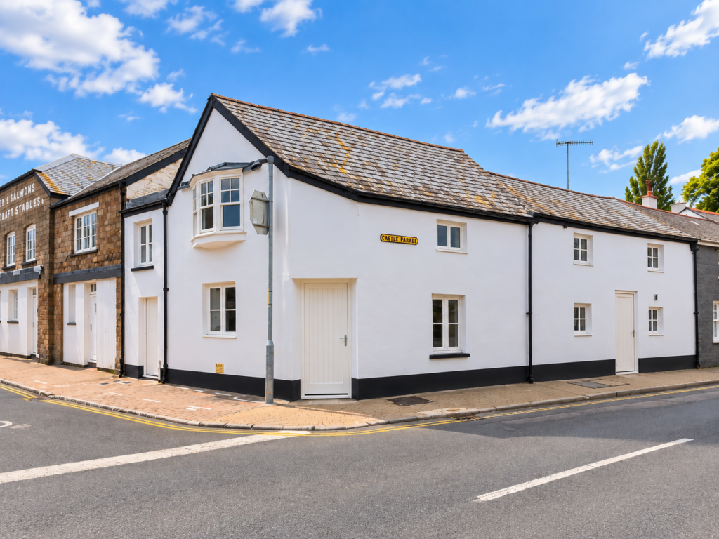 1 bed House (unspecified) for rent in Brynbuga. From Digby Turner & Co - Usk