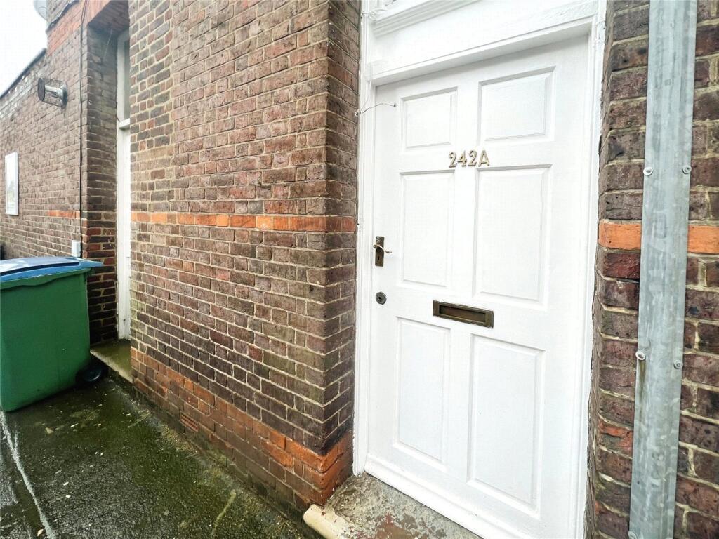 4 bed 1st Floor Flat for rent in Watford. From Your Move - Whickham 4 bed 1st Floor Flat for rent in Watford. From Your Move - Whickham