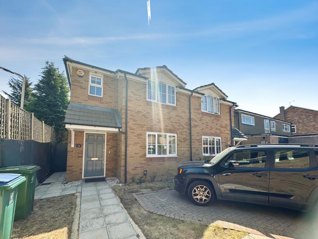 3 bed Semi Detached for rent in Aldenham. From Your Move - Whickham 3 bed Semi Detached for rent in Aldenham. From Your Move - Whickham