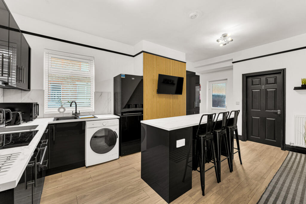 4 bed House Share for rent in Warrington. From Domlets Ltd - Warrington