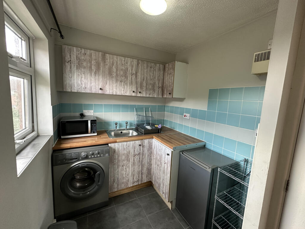 4 bed 1st Floor Flat for rent in Lane End. From Domlets Ltd - Warrington 4 bed 1st Floor Flat for rent in Lane End. From Domlets Ltd - Warrington