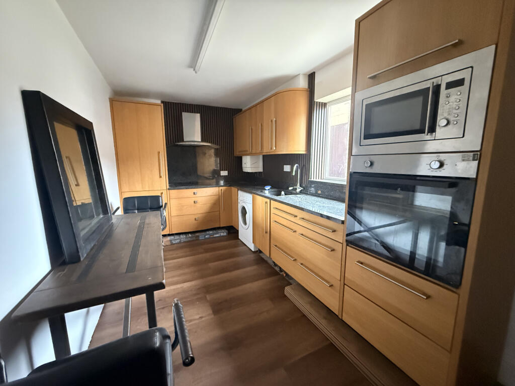 3 bed Mid Terraced House for rent in Warrington. From Domlets Ltd - Warrington